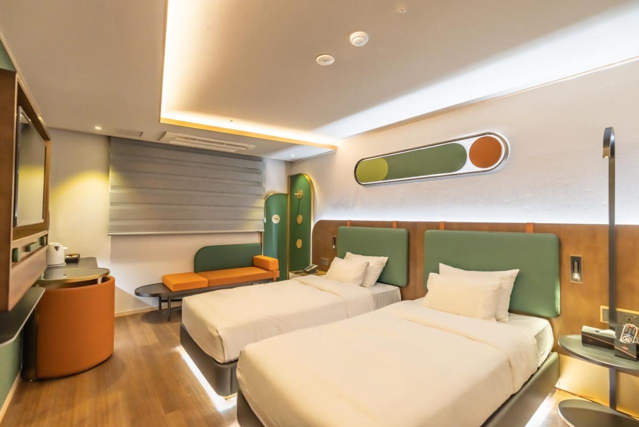 L&L Central Hotel Jeju Eksteriør billede
